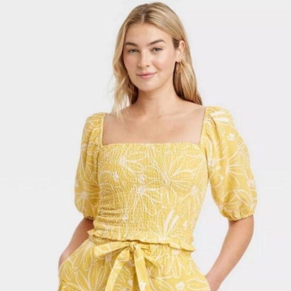 Universal Thread / NWT/ Yellow Puff Sleeve Smocked Crop Blouse/ Linen Blend /M
